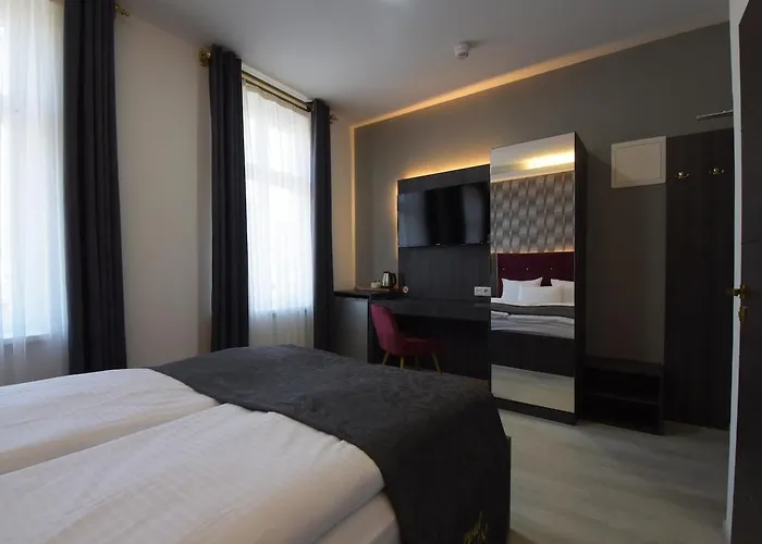 Grand - Weissensee * Berlin